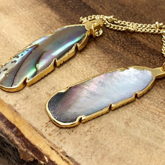 •boho feather abalone pendant• - Picture 3 of 3